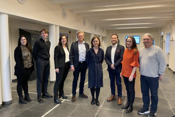 Fra ve: Silje Myklebust, Ole Jacob Broch, Vigdis Anita Gåskjenn, Idar Krumsvik, Linn Kristin Langley Engø, Jørn-Henning Theis, Line Jacobsen, Arvid Møll