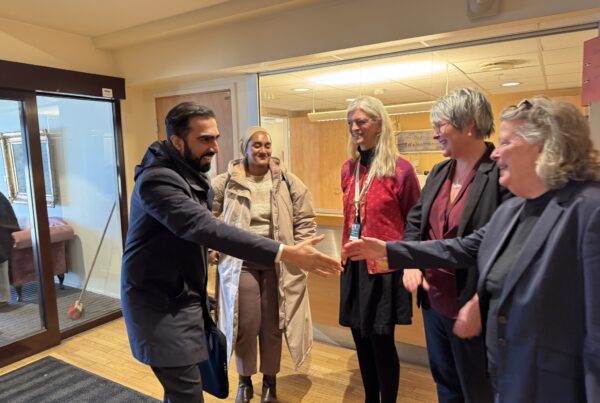 Statssekretær Usman Mushtaq, bystyremedlem Tamina Sheriffdeen Rauf, forsker Line Constance Holmsen, Heidi Westborg Steel fra ICDP Norge og daglig leder Julie Mittet ved Grefsenhjemmet