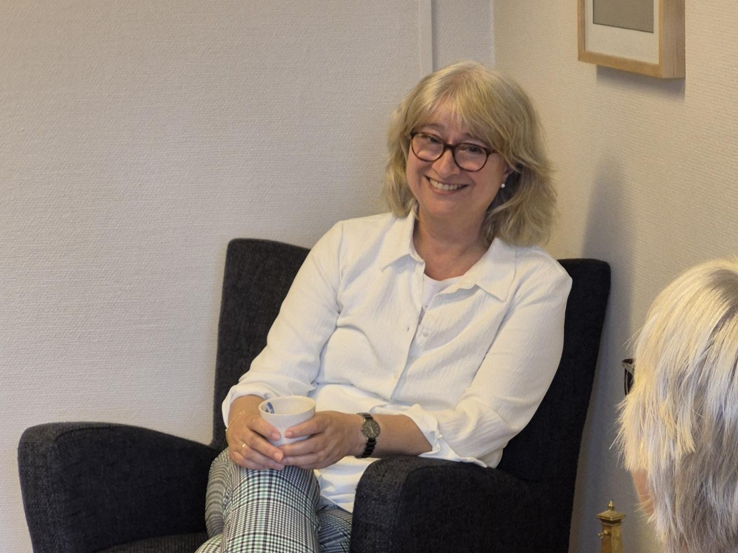 May Bente Matre og Samtalesenteret tilbyr både fortrolige samtaler og kurs