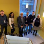 Fra ve: Rune Eidset (Bergen kommune), Armina Amookteh (Siljuslåtten sykehjem), Kjell A Wolff (Bergen kommune), Christian Haugen (byråd), Tobias Øvstedal (pol.rådgiver), Marion Ytre-Arne Kvamme (Institusjonssjef).