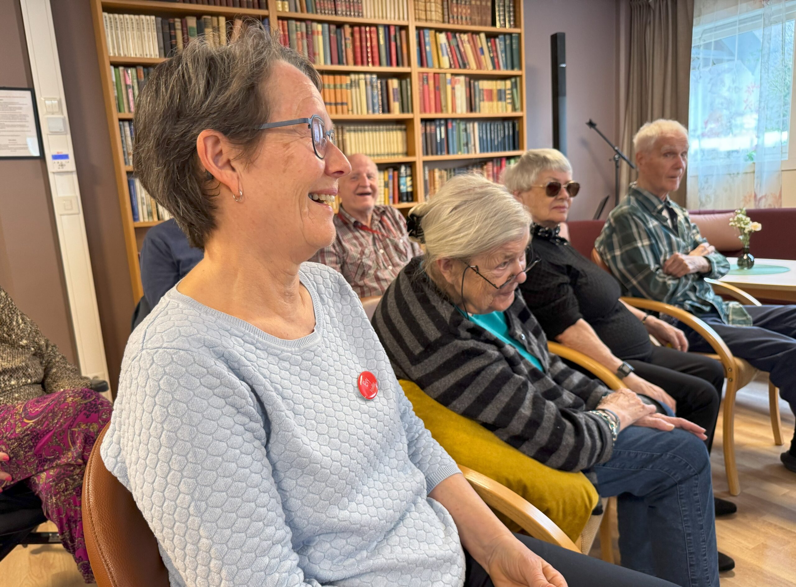 Tidligere ansatte Evy Seim er frivillig på sykehjemmet
