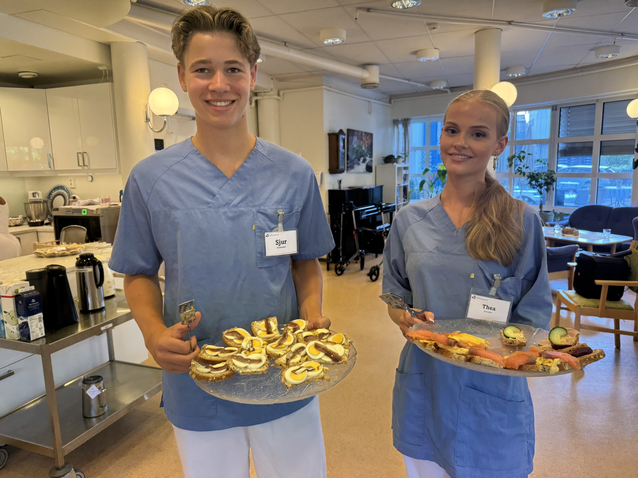 Sjur Evensen og Thea Irgens Nesse jobber på Domkirkehjemmet i sommer.