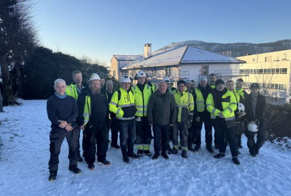 Her er gjengen som denne uken feiret kranselag foran Haraldsplass gjestehus.