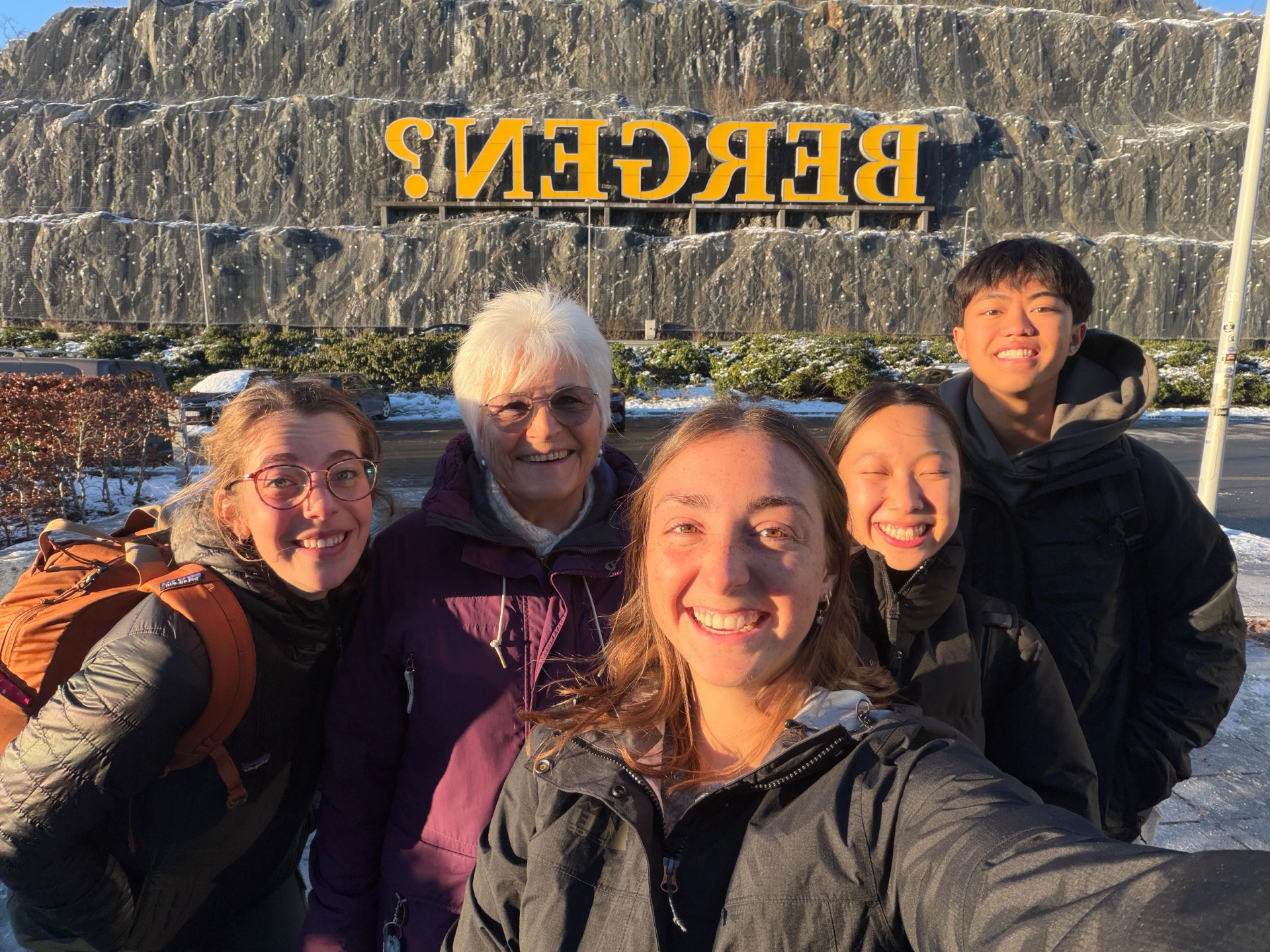 Fire forventnignsfulle studenter ble i januar tatt i mot av professor Tove Giske.