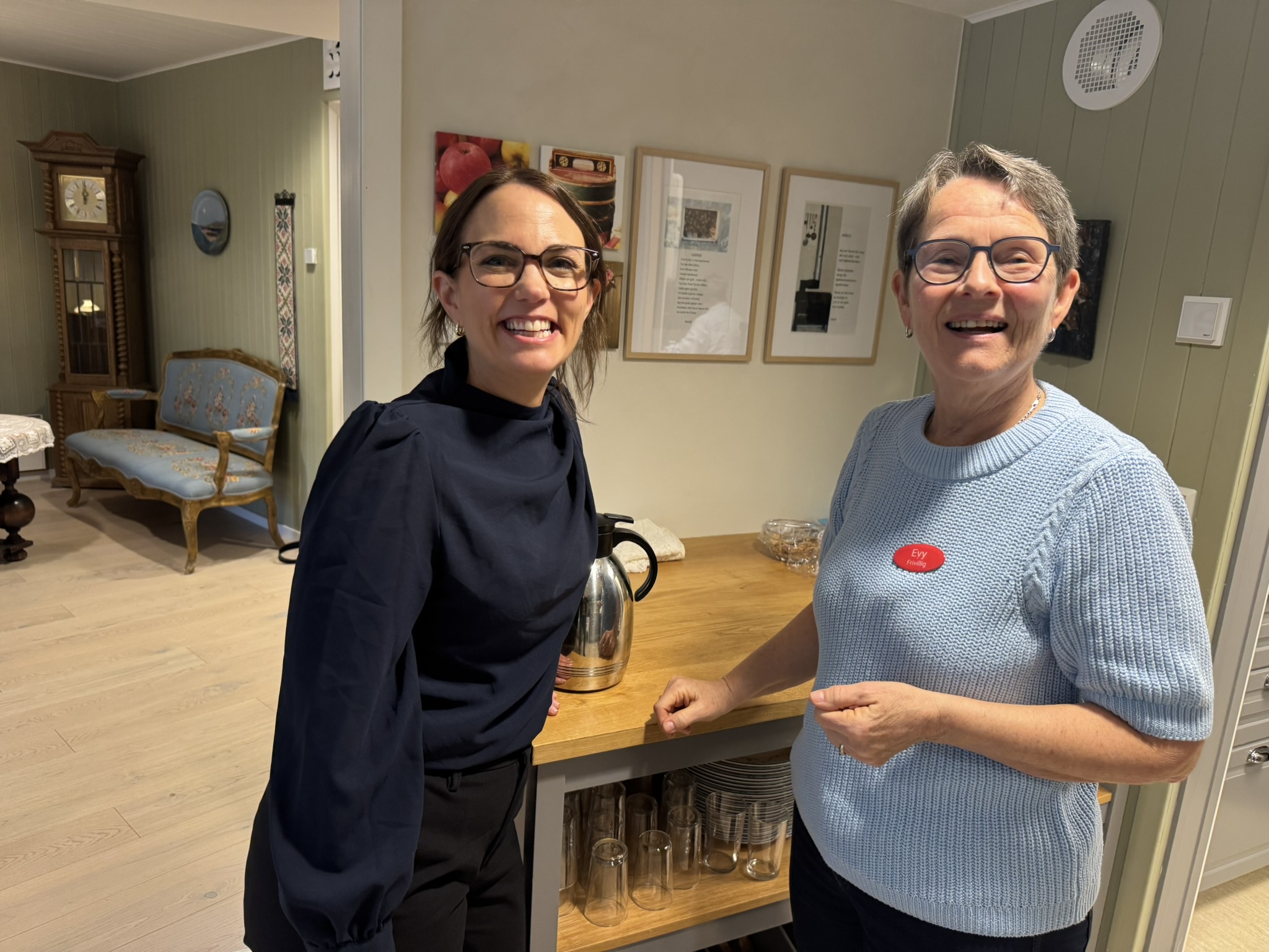 Helsebyråd Hayley Anita Henriksen sammen med Evy Seim fra Slettebakken Helselag.